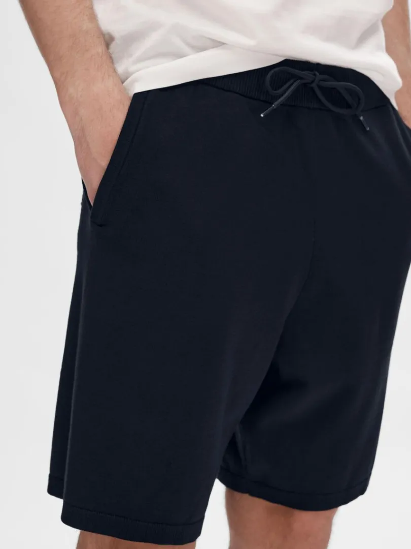 afslappede_shorts_5-1.webp Shorts>SELECTED AFSLAPPEDE SHORTS Blue