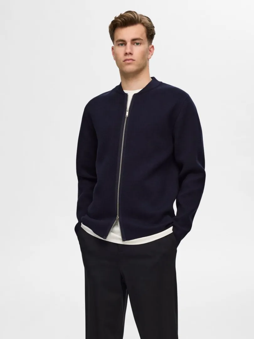 afslappet_cardigan_med_ly_0.webp Strik>SELECTED AFSLAPPET CARDIGAN MED LYNLÅS Blue