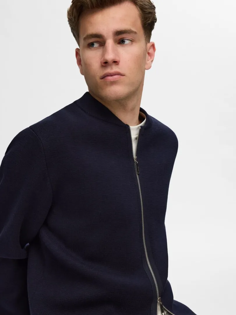 afslappet_cardigan_med_ly_2.webp Strik>SELECTED AFSLAPPET CARDIGAN MED LYNLÅS Blue