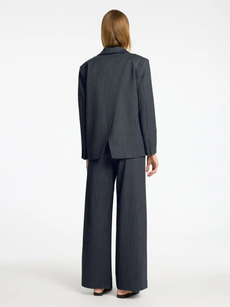 asymmetrisk_oversized_bla_4.webp Jakkesæt & Blazers | Overtøj>SELECTED ASYMMETRISK OVERSIZED BLAZER Grey