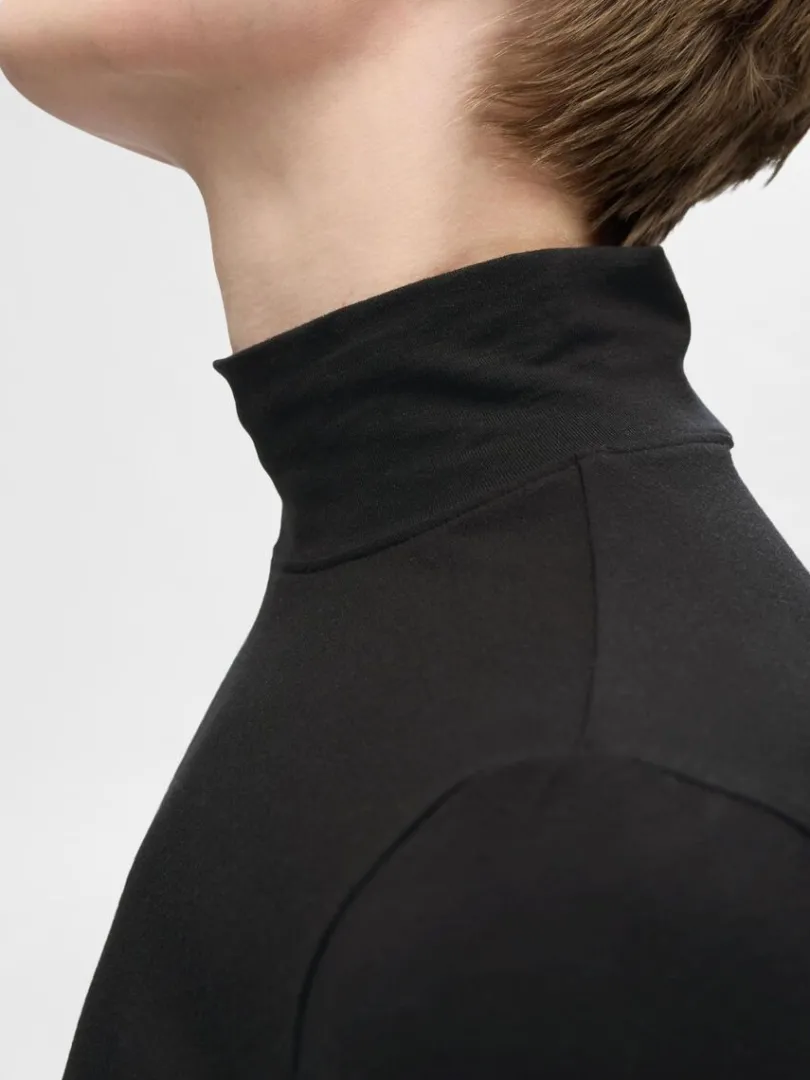 basic_hj_hals_top_med_lan_3-1.webp T-shirts>SELECTED BASIC HØJ HALS TOP MED LANGE ÆRMER Black