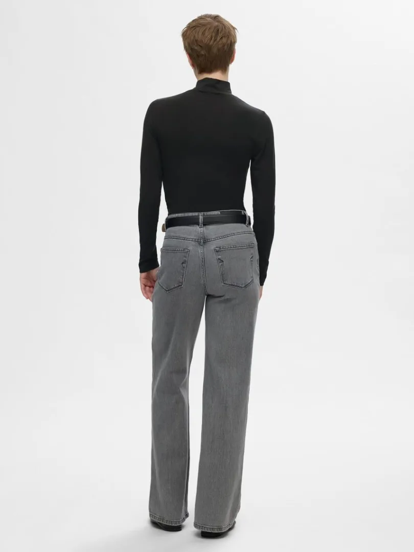 basic_hj_hals_top_med_lan_4-1.webp T-shirts>SELECTED BASIC HØJ HALS TOP MED LANGE ÆRMER Black