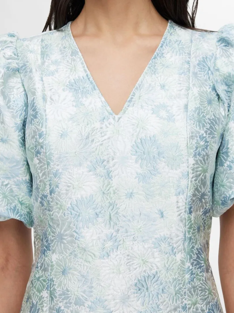 blomstret_jacquard_kort_k_3.webp Kjoler>SELECTED BLOMSTRET JACQUARD KORT KJOLE Blue