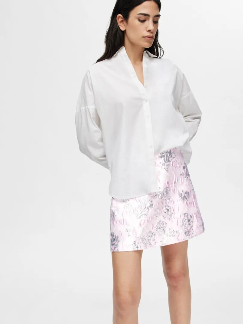 blomstret_jacquard_minine_3.webp Nederdele>SELECTED BLOMSTRET JACQUARD MININEDERDEL Pink