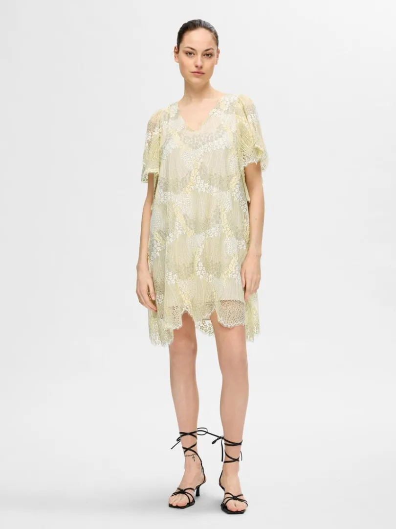 blonde_kort_kjole_1.webp Kjoler>SELECTED BLONDE KORT KJOLE Yellow