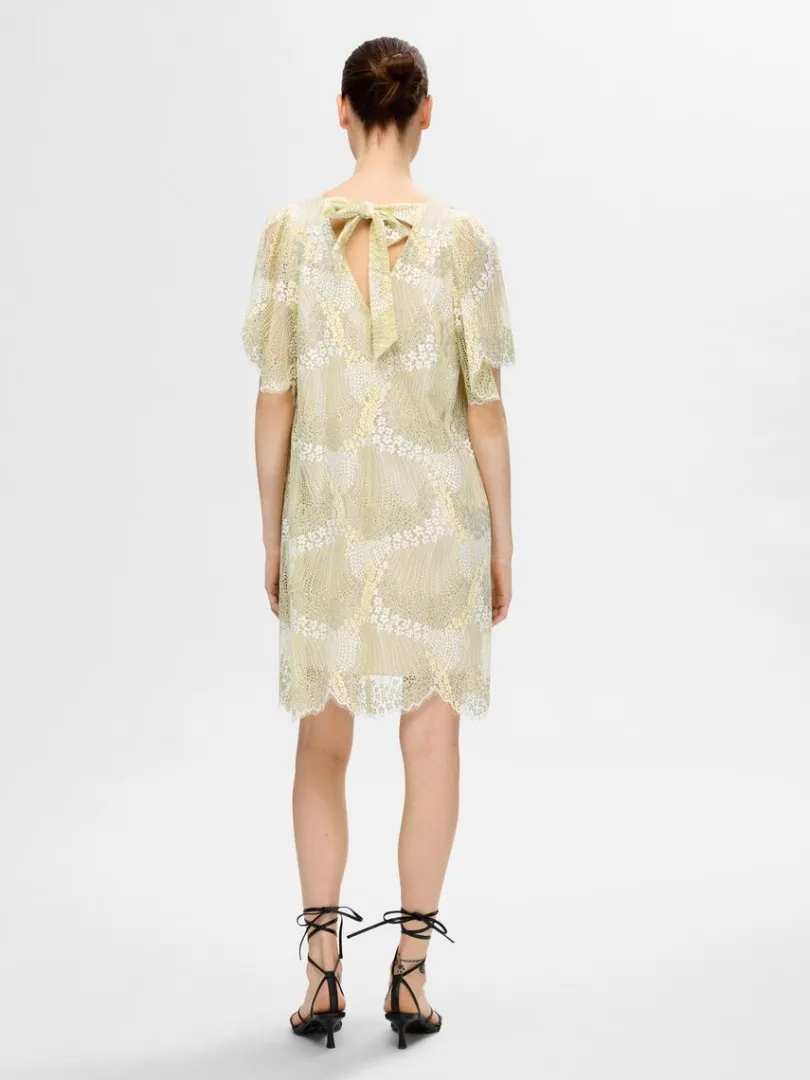 blonde_kort_kjole_4.webp Kjoler>SELECTED BLONDE KORT KJOLE Yellow