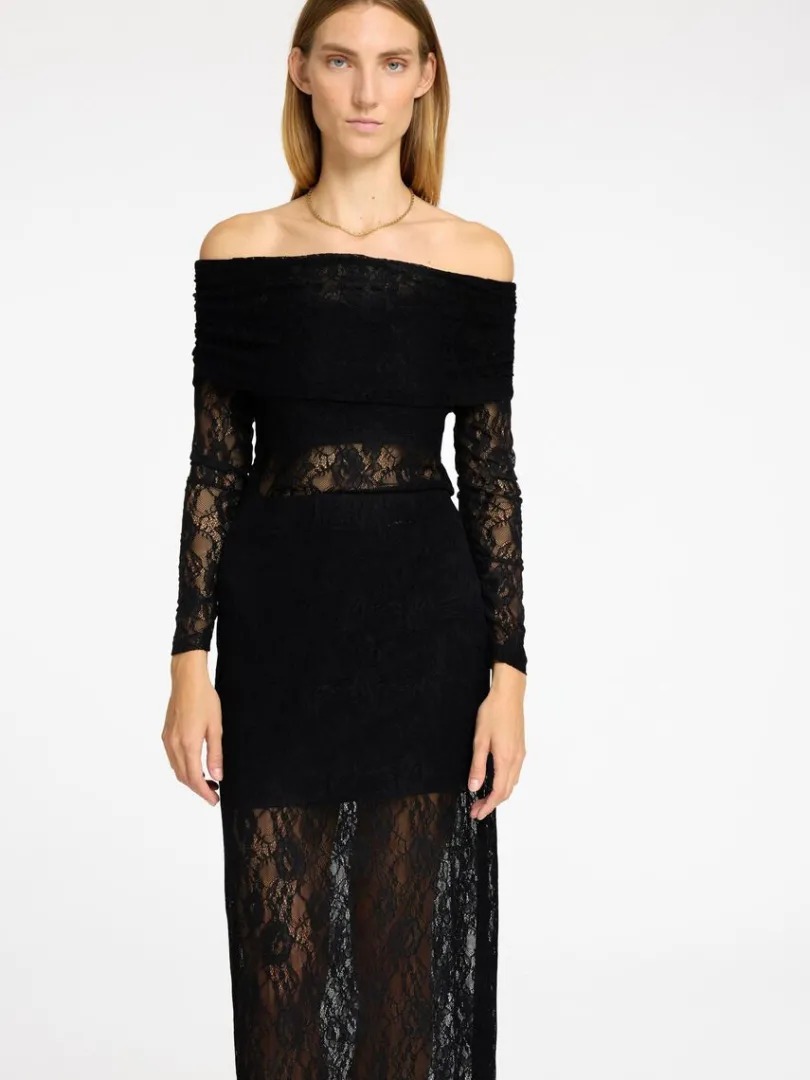 blonde_offshoulder_top_2.webp Toppe Og Bluser>SELECTED BLONDE OFF-SHOULDER TOP Black