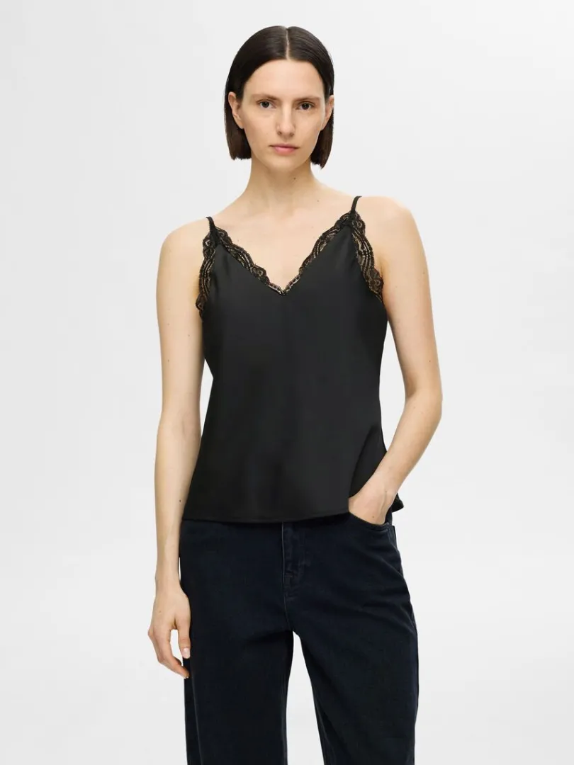 blonde_stroptop_0.webp Toppe Og Bluser>SELECTED BLONDE STROPTOP Black