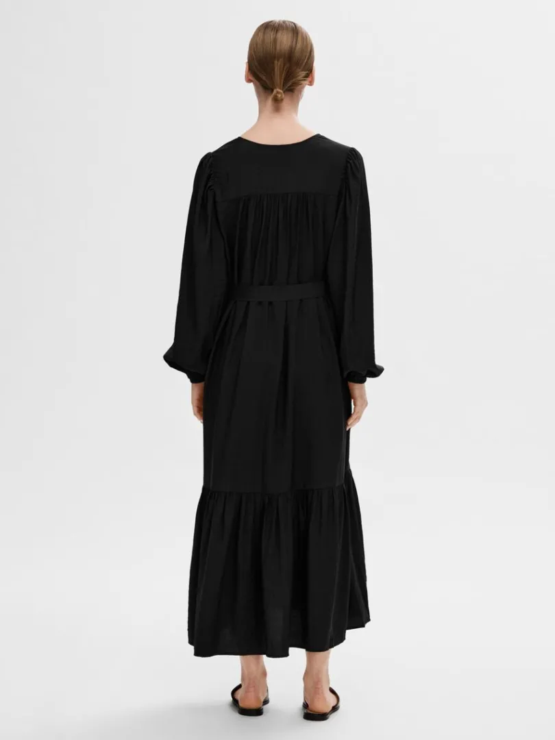 blte_maxikjole_4.webp Kjoler>SELECTED BÆLTE- MAXIKJOLE Black
