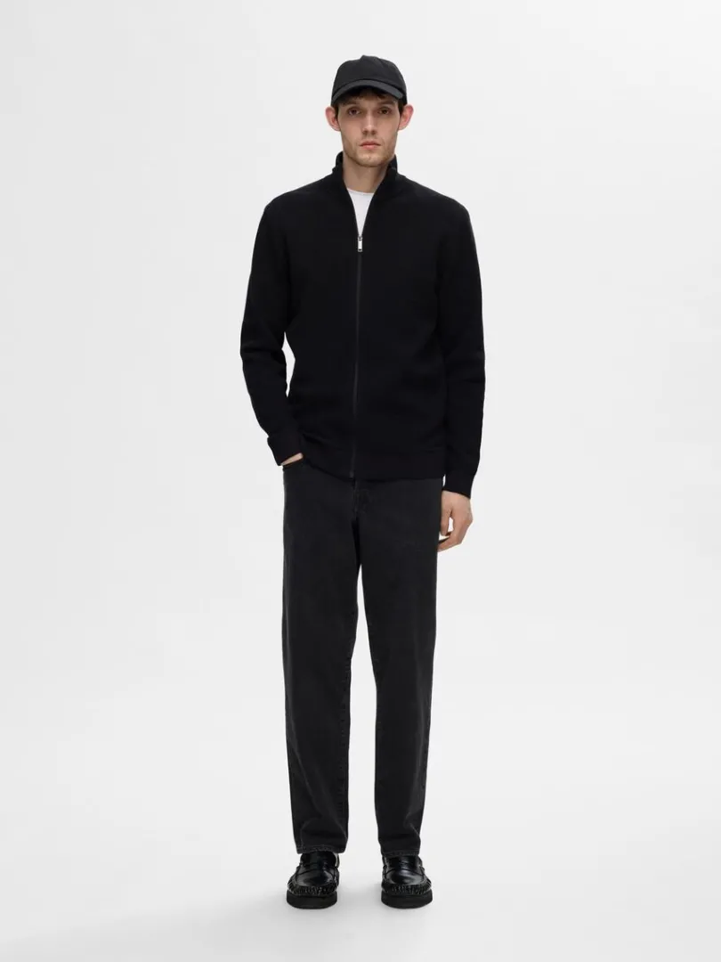 bomuld_cardigan_med_lynl_1.webp Strik>SELECTED 100% BOMULD CARDIGAN MED LYNLÅS Black