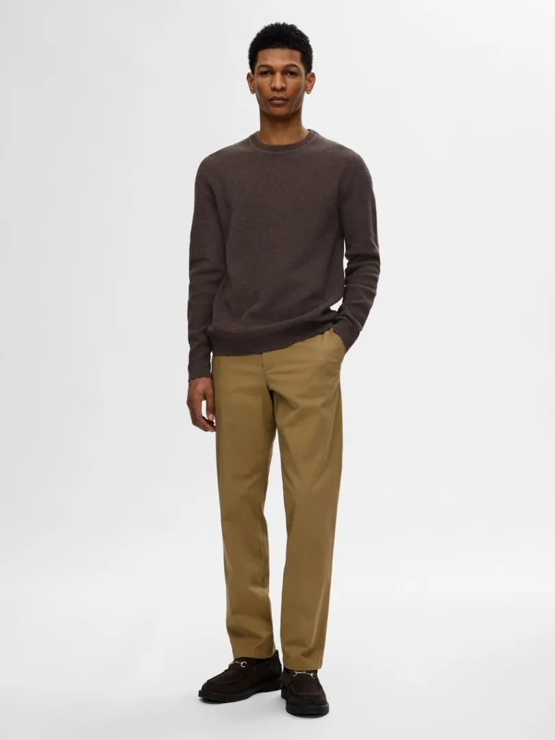 bomuld_sweater_med_rund__1-7.webp Strik>SELECTED 100% BOMULD SWEATER MED RUND HALS Brown