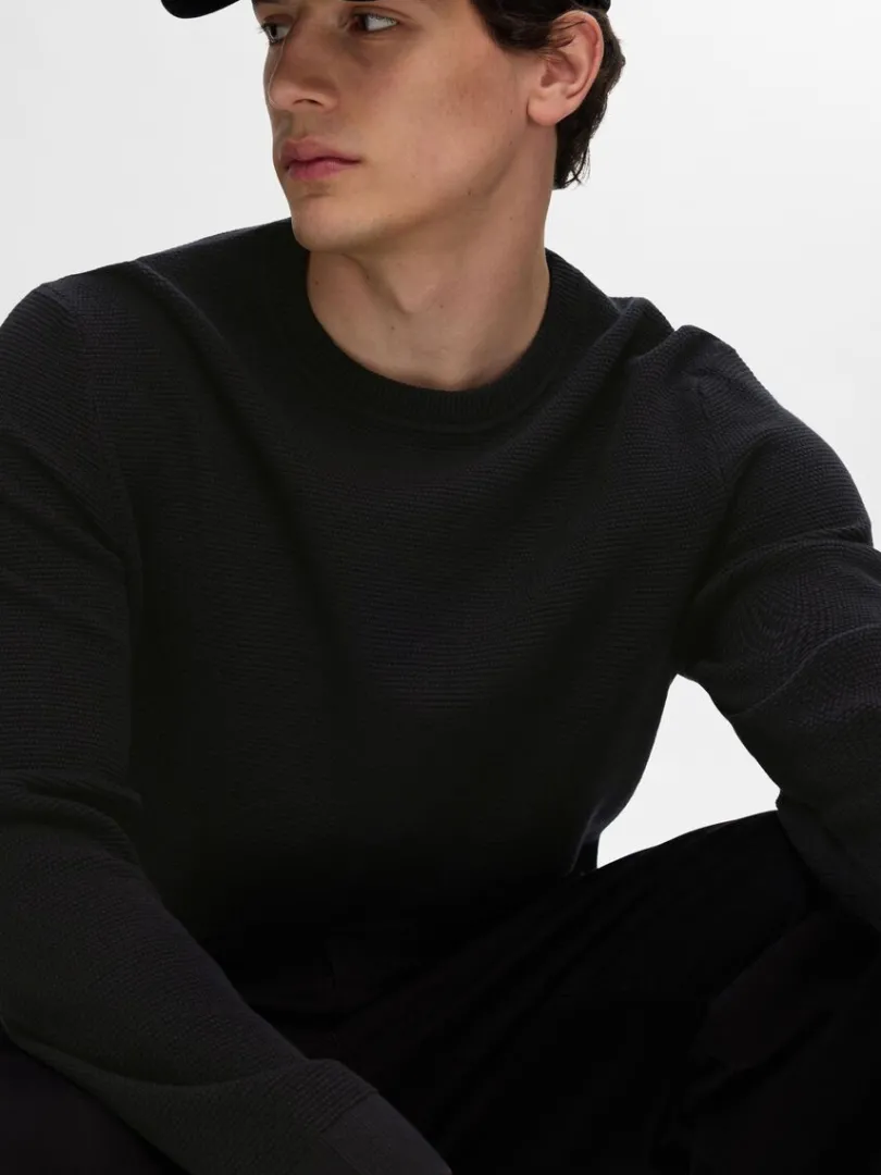 bomuld_sweater_med_rund__2-4.webp Strik>SELECTED 100% BOMULD SWEATER MED RUND HALS Black