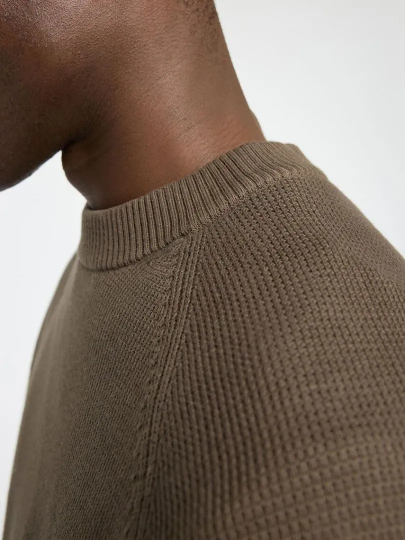 bomuld_sweater_med_rund__3.webp Strik>SELECTED 100% BOMULD SWEATER MED RUND HALS Brown
