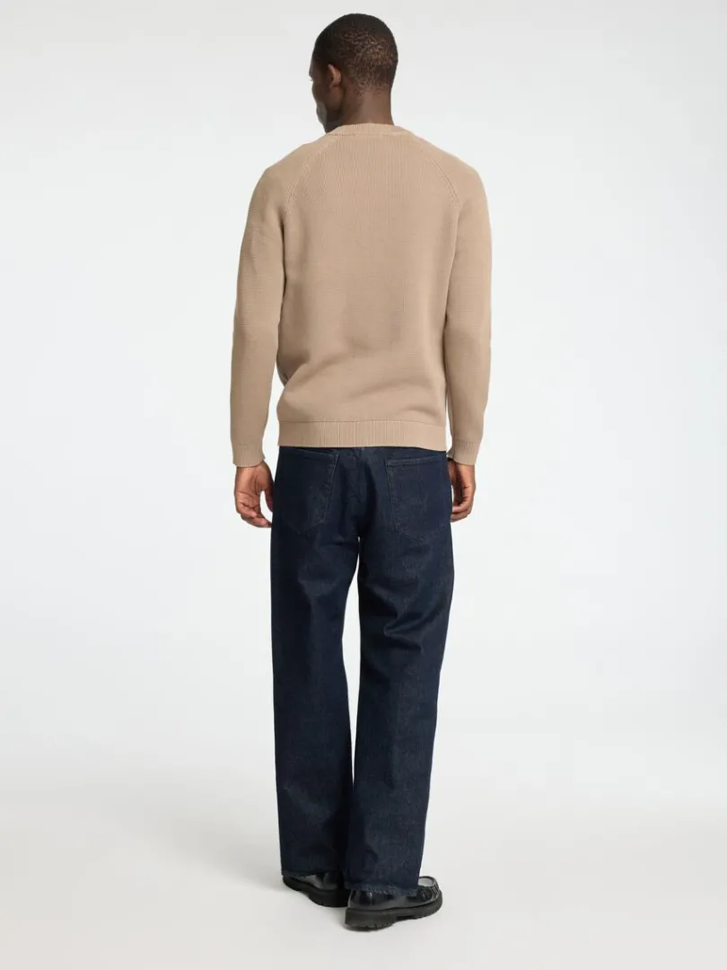 bomuld_sweater_med_rund__5-1.webp Strik>SELECTED 100% BOMULD SWEATER MED RUND HALS Beige