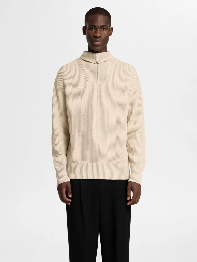 bomuld_trje_med_halv_lyn_0-1.webp Strik>SELECTED 100% BOMULD TRØJE MED HALV LYNLÅS Beige
