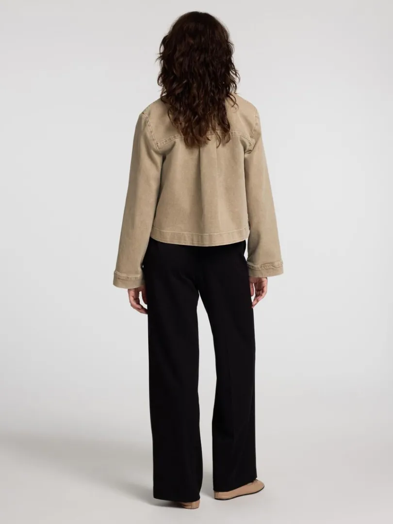 boxy_fit_denimjakke_4.webp Overtøj>SELECTED BOXY FIT DENIMJAKKE Beige