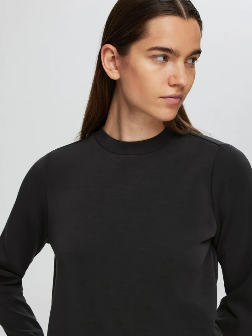 boxy_fit_langrmet_tshirt_3-1.webp T-shirts>SELECTED BOXY FIT LANGÆRMET T-SHIRT Black