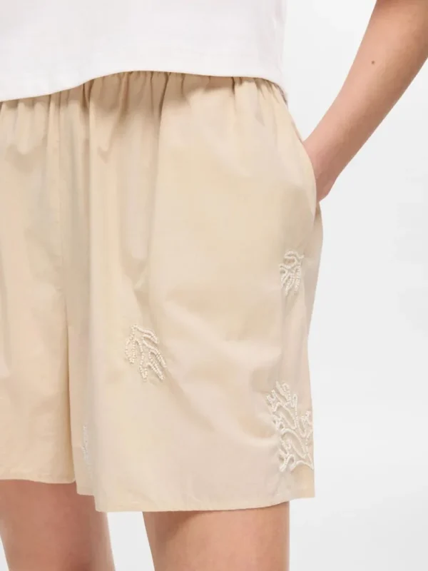 Shorts>SELECTED BRODERET SHORTS Beige