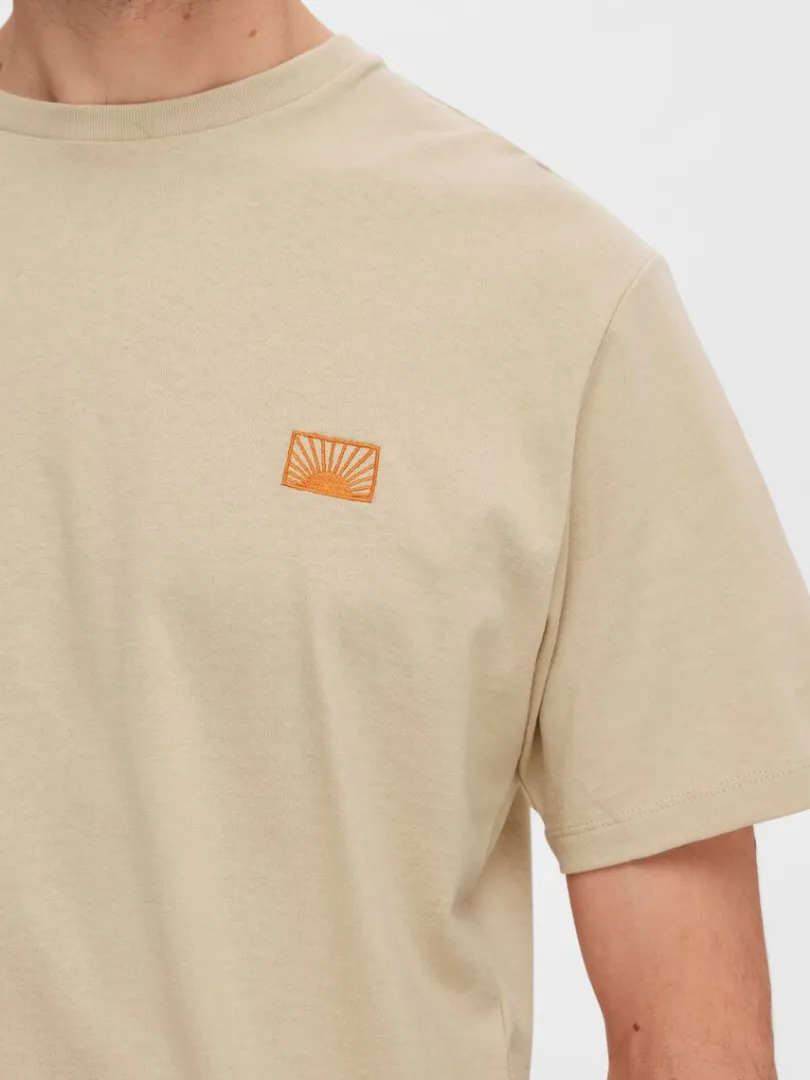 broderet_tshirt_3-1.webp T-shirts>SELECTED BRODERET T-SHIRT Beige