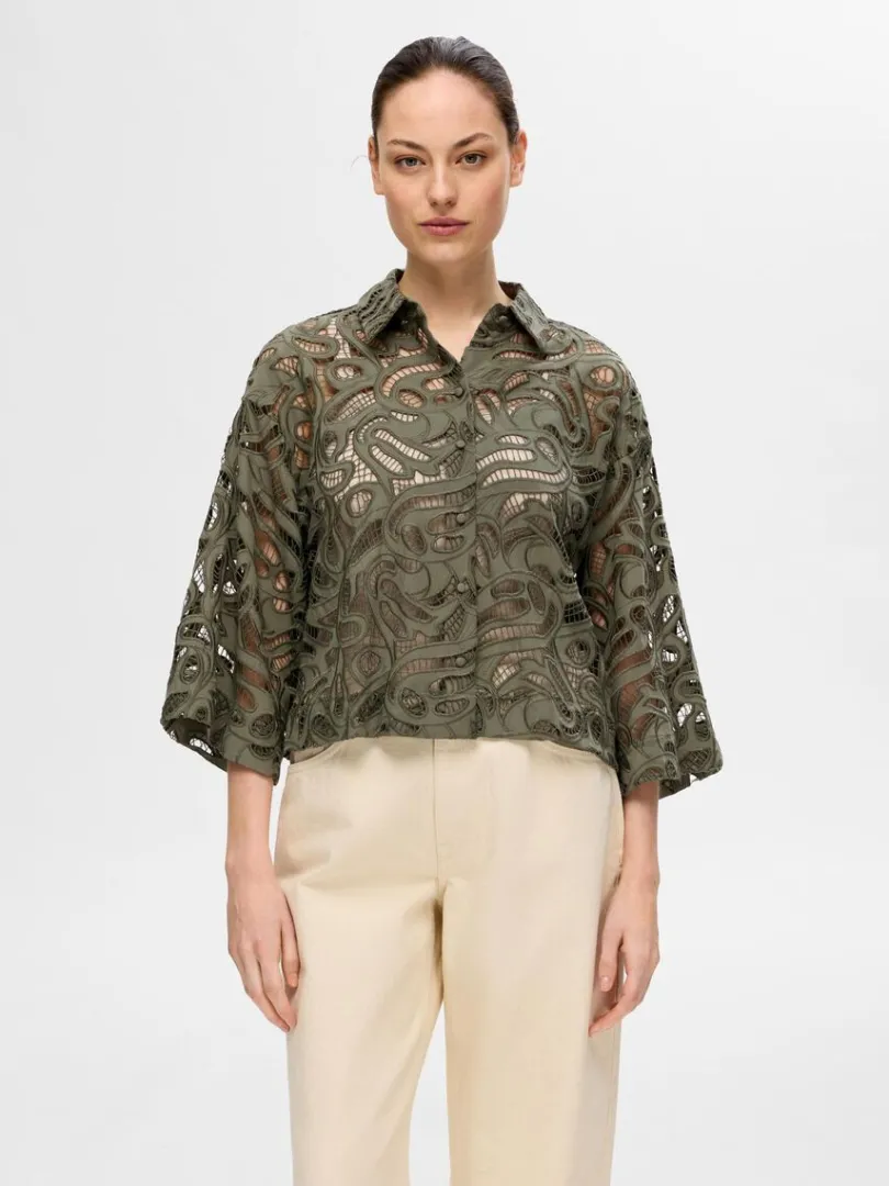 broderie_anglaise_cropped_0.webp Skjorter>SELECTED BRODERIE ANGLAISE CROPPED SKJORTE Green