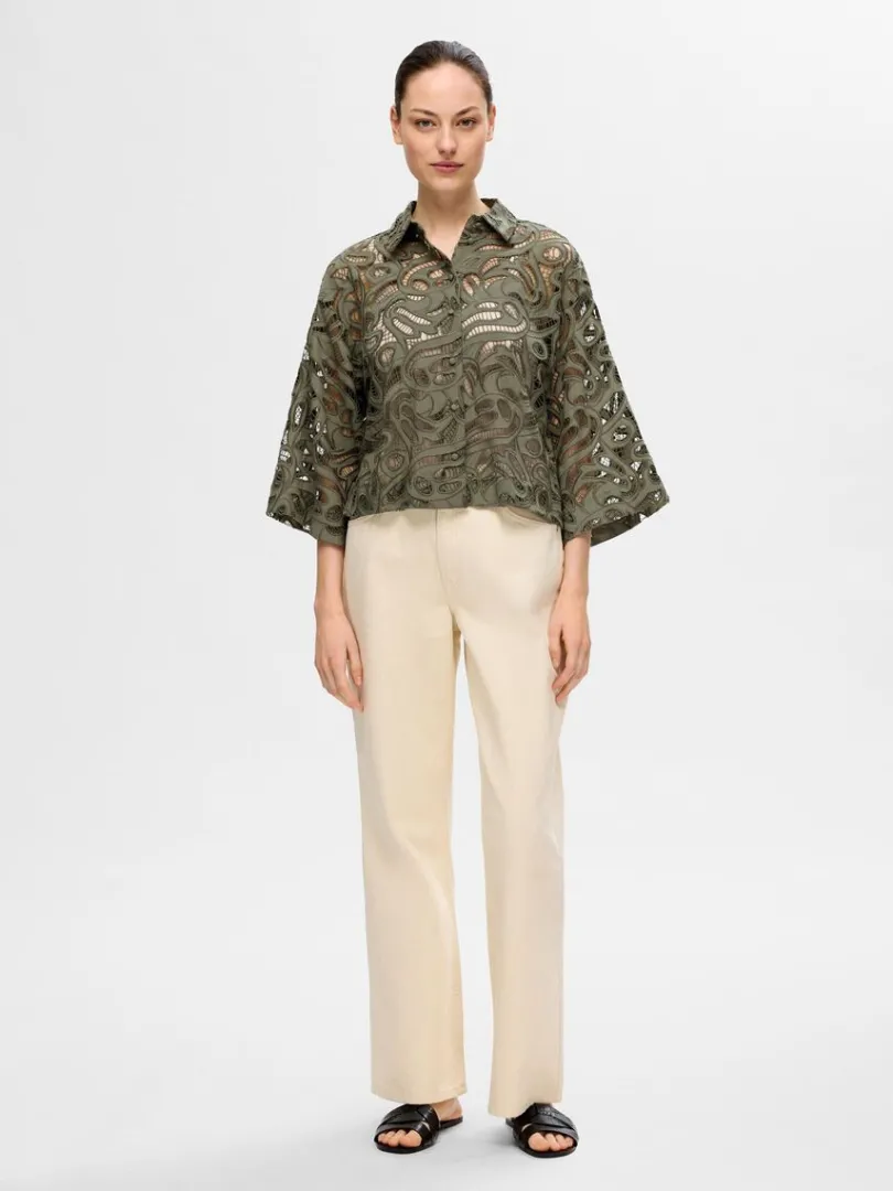 broderie_anglaise_cropped_1.webp Skjorter>SELECTED BRODERIE ANGLAISE CROPPED SKJORTE Green