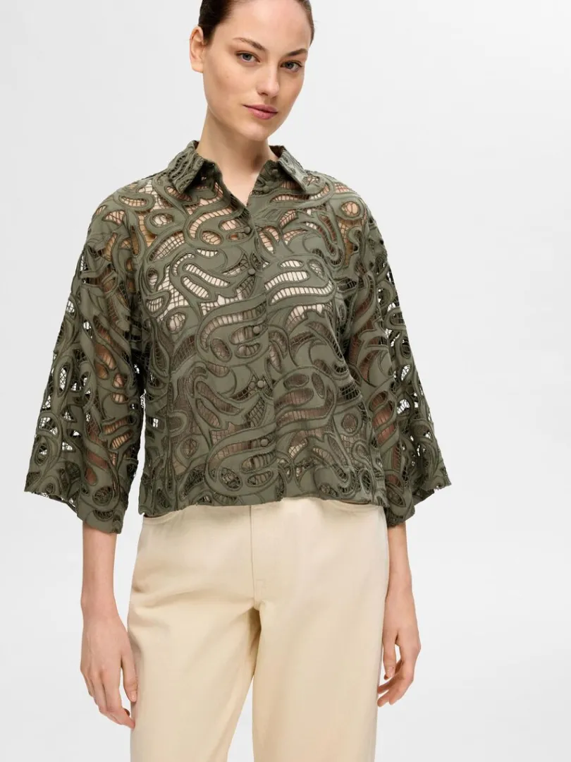 broderie_anglaise_cropped_2.webp Skjorter>SELECTED BRODERIE ANGLAISE CROPPED SKJORTE Green