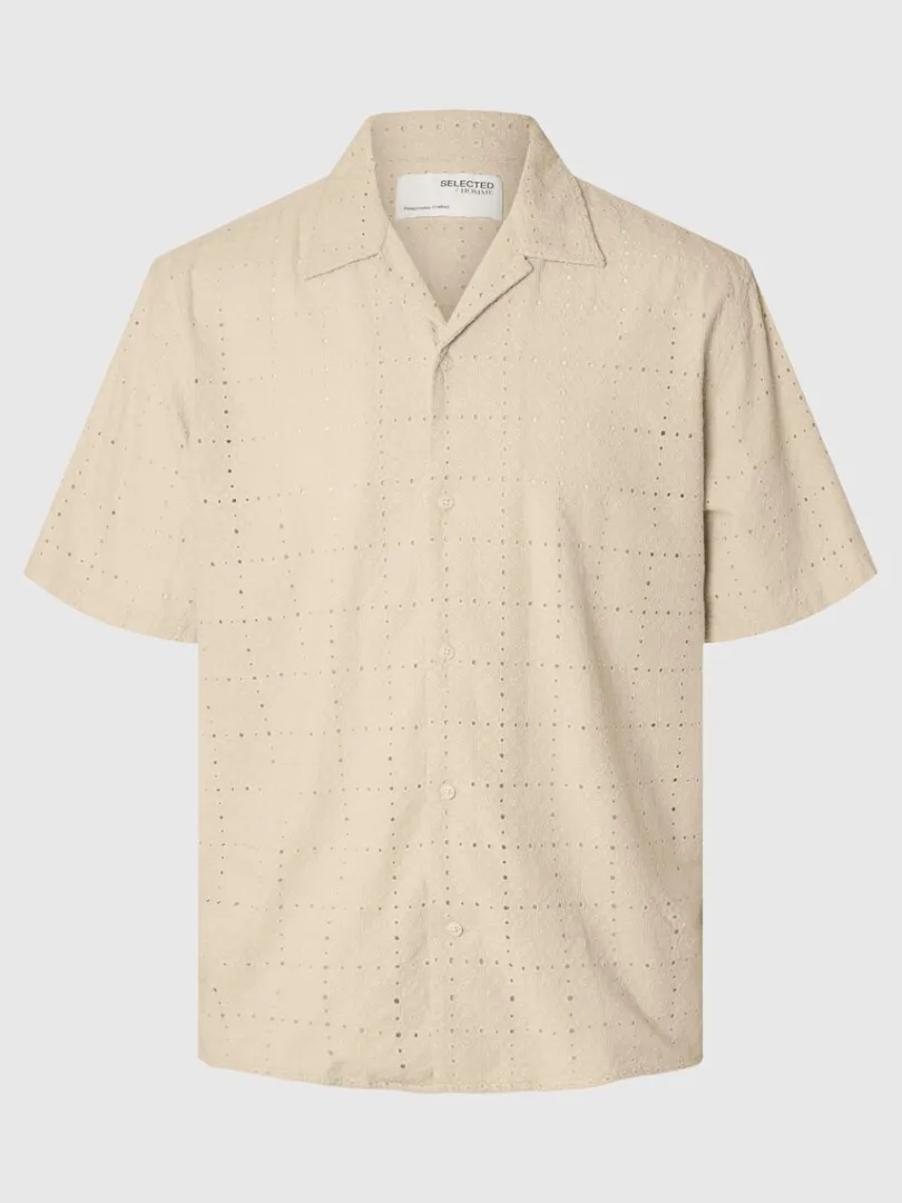 broderie_anglaise_kortrme_4-3.webp Skjorter>SELECTED BRODERIE ANGLAISE KORTÆRMET SKJORTE Beige
