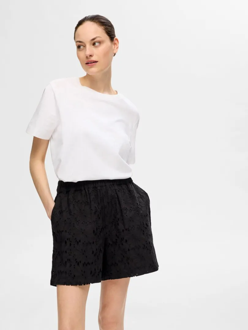 broderie_anglaise_shorts_3-1.webp Shorts>SELECTED BRODERIE ANGLAISE SHORTS Black