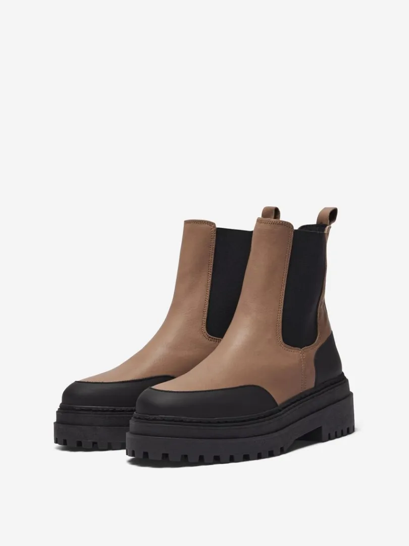 chunky_chelseastvler_1.webp Sko>SELECTED CHUNKY CHELSEA-STØVLER Brown
