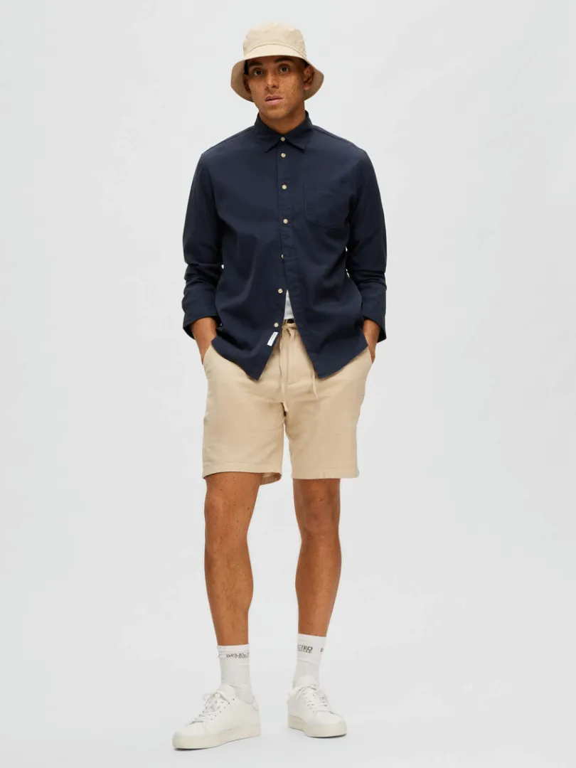comfort_fit_shorts_3-7.webp Shorts>SELECTED COMFORT FIT SHORTS Beige