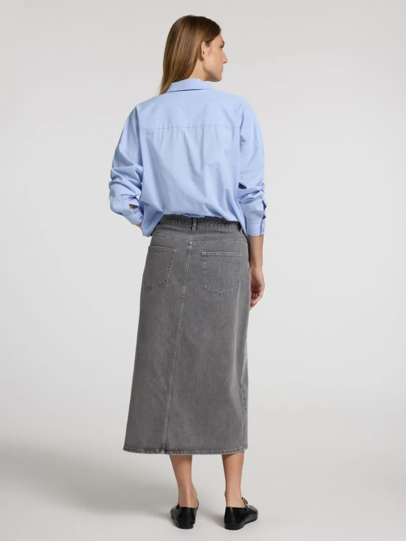 denim_midinederdel_7-2.webp Nederdele>SELECTED DENIM MIDINEDERDEL Grey