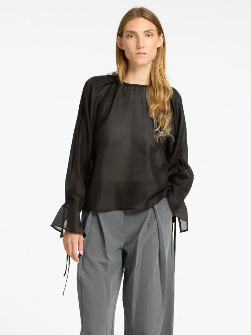 detaljeret_langrmet_bluse_0.webp Toppe Og Bluser>SELECTED DETALJERET LANGÆRMET BLUSE Black