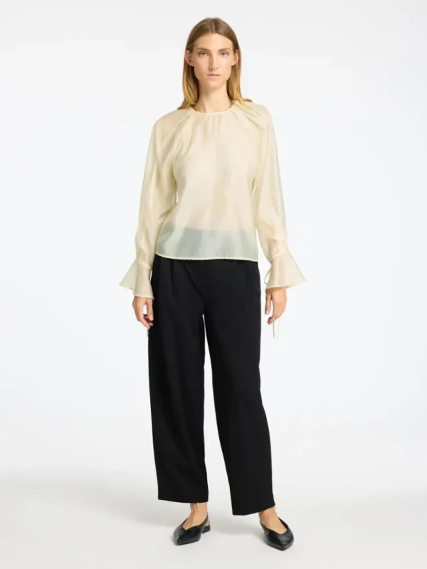 Toppe Og Bluser>SELECTED DETALJERET LANGÆRMET BLUSE Beige
