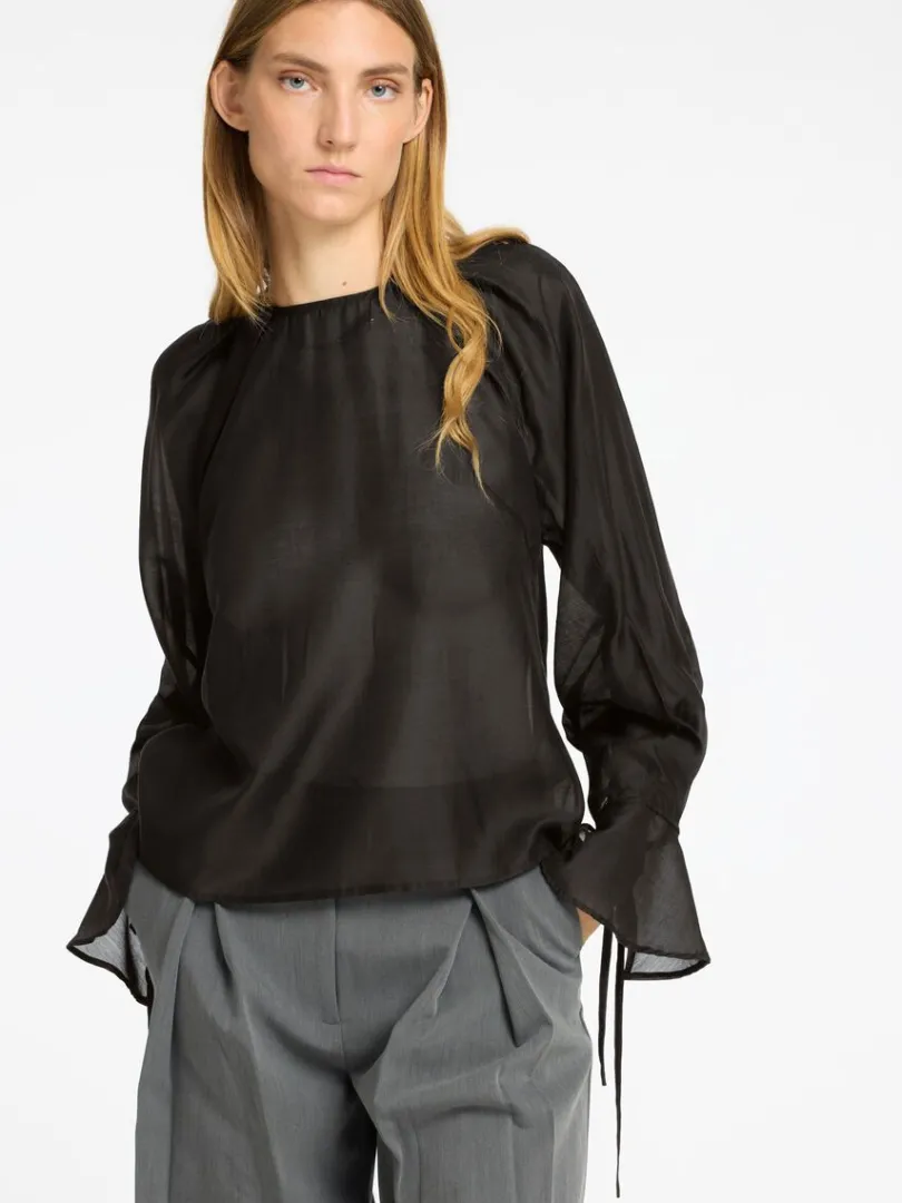 detaljeret_langrmet_bluse_2.webp Toppe Og Bluser>SELECTED DETALJERET LANGÆRMET BLUSE Black
