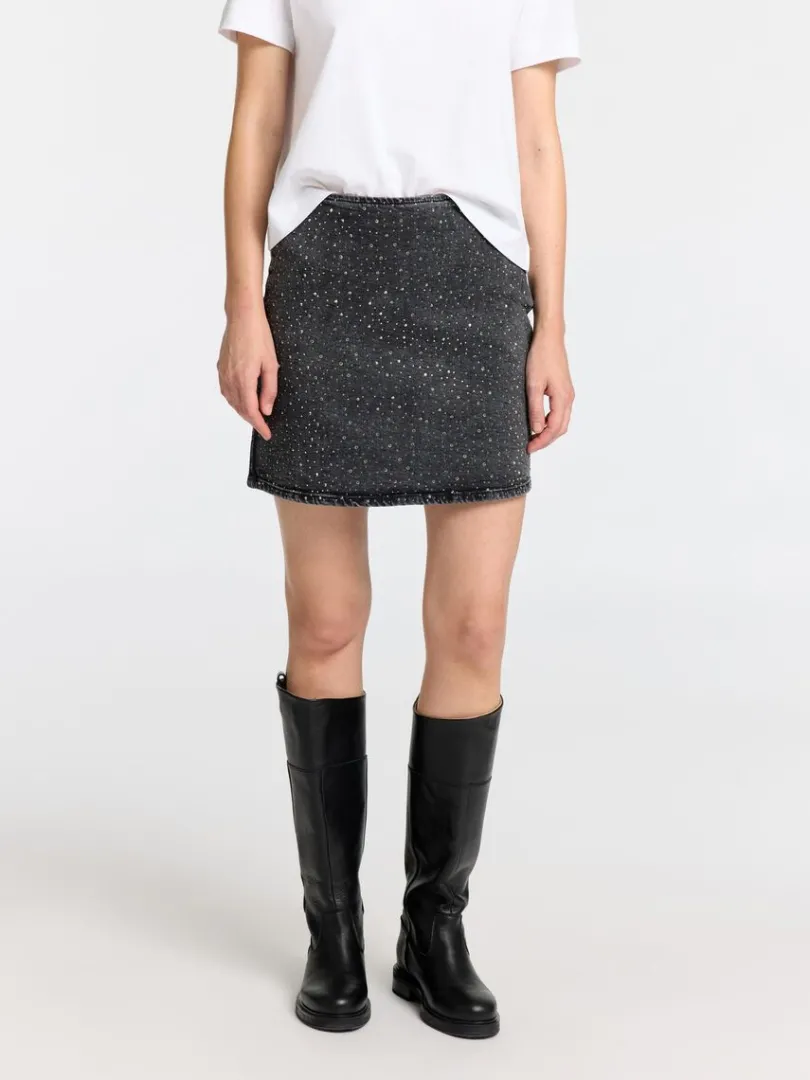 funklende_denimnederdel_1.webp Nederdele>SELECTED FUNKLENDE DENIMNEDERDEL Black