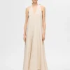 Kjoler>SELECTED HALTERNECK MAXIKJOLE Beige