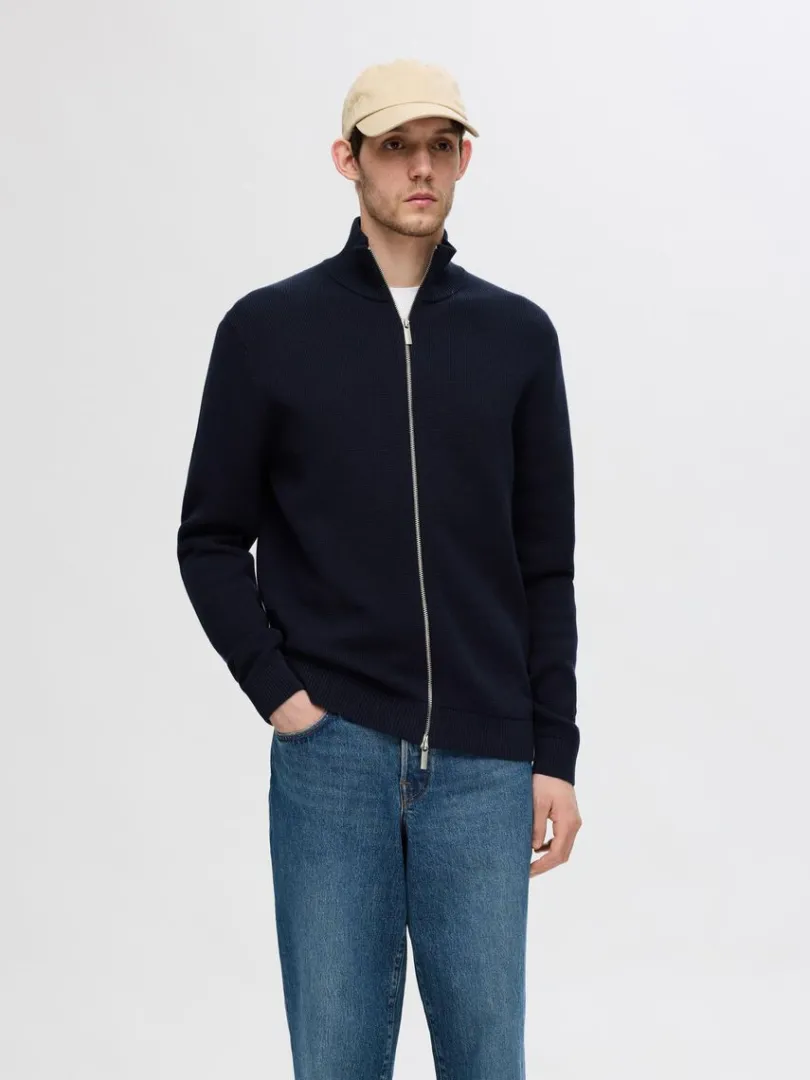 hj_hals_med_lynls_strikke_0-2.webp Strik>SELECTED HØJ HALS MED LYNLÅS STRIKKET CARDIGAN Blue