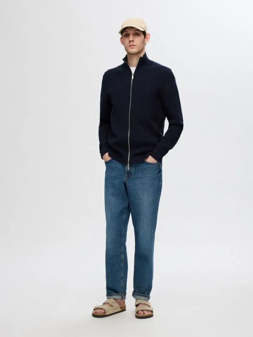 hj_hals_med_lynls_strikke_1-2.webp Strik>SELECTED HØJ HALS MED LYNLÅS STRIKKET CARDIGAN Blue