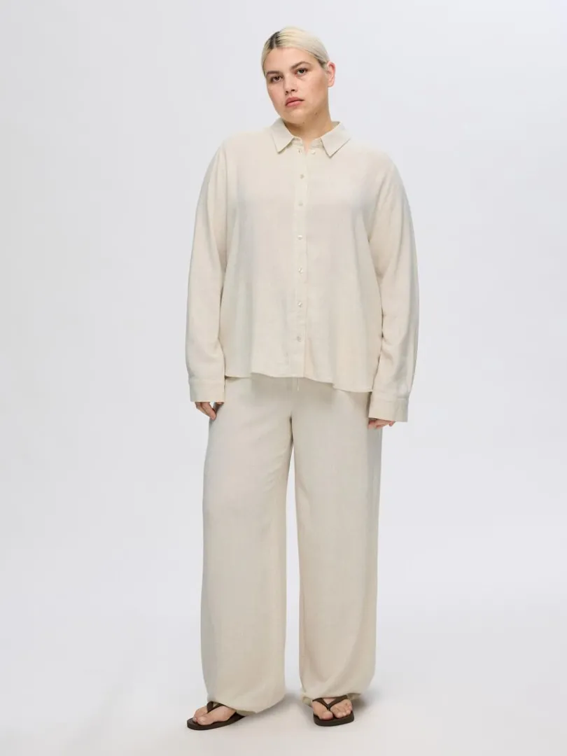 hjtaljede_bukser_3-3.webp Bukser>SELECTED HØJTALJEDE BUKSER Beige