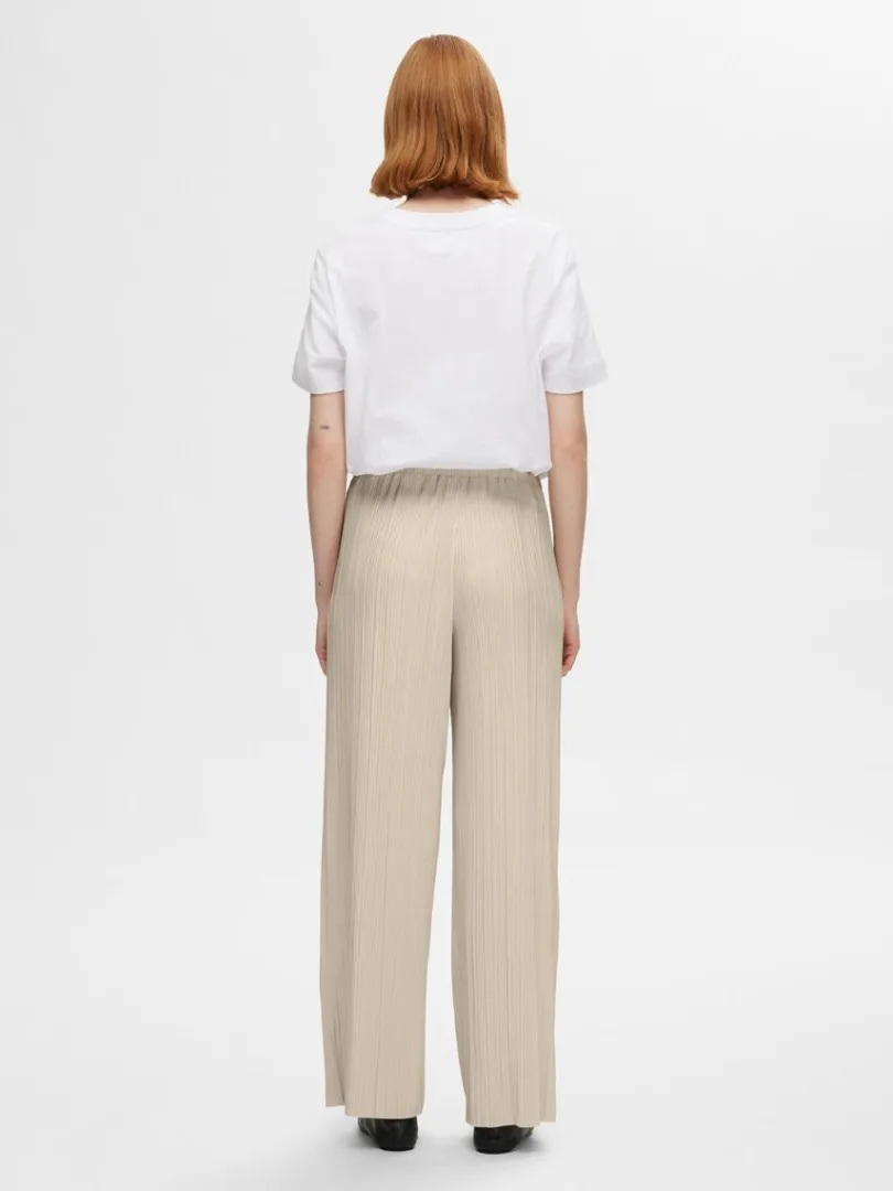 hjtaljet_pliss_bukser_4-1.webp Bukser>SELECTED HØJTALJET PLISSÉ BUKSER Beige