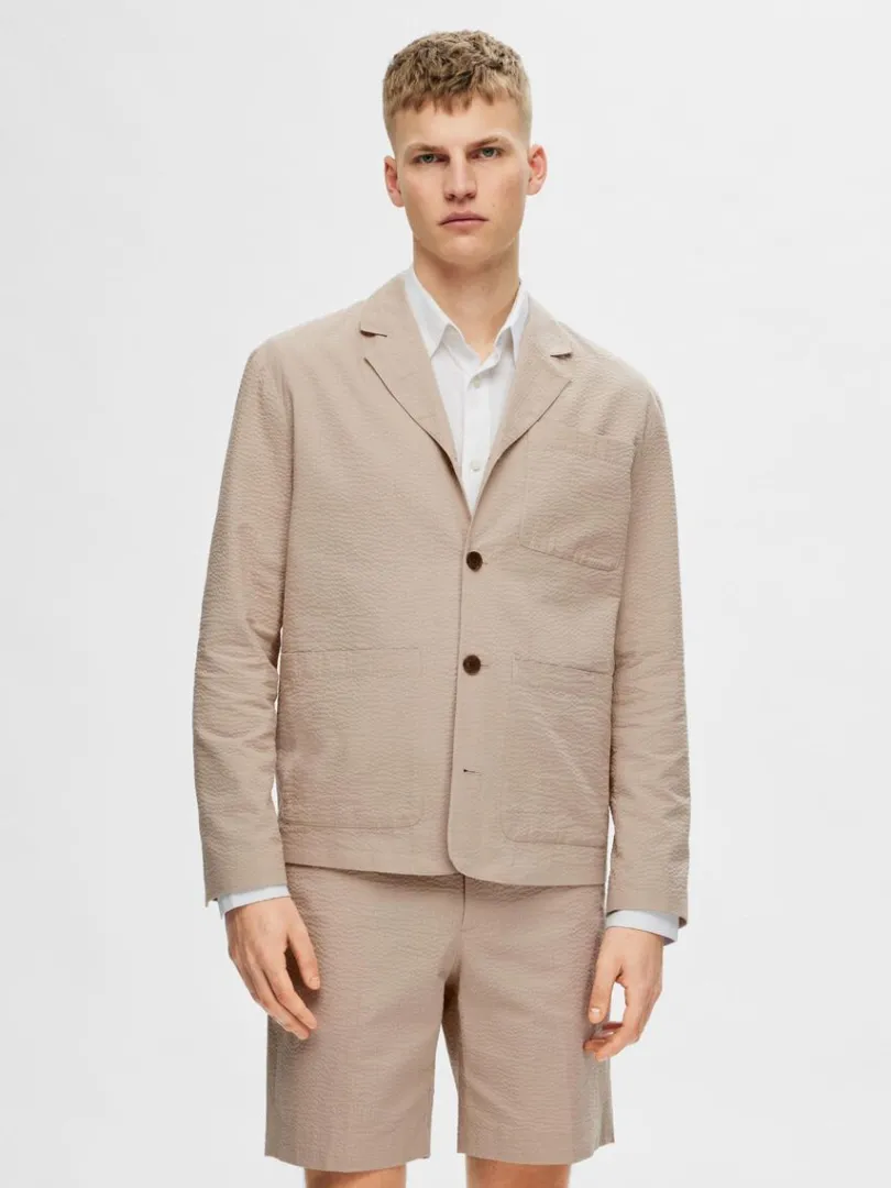 hybrid_bomuldseersucker_b_0.webp Jakkesæt & Blazers>SELECTED HYBRID BOMULD-SEERSUCKER BLAZER Beige