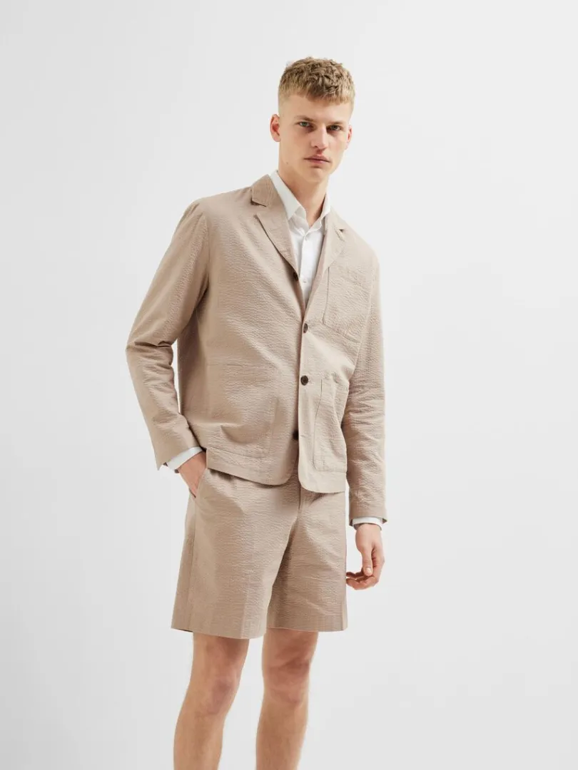hybrid_bomuldseersucker_b_2.webp Jakkesæt & Blazers>SELECTED HYBRID BOMULD-SEERSUCKER BLAZER Beige