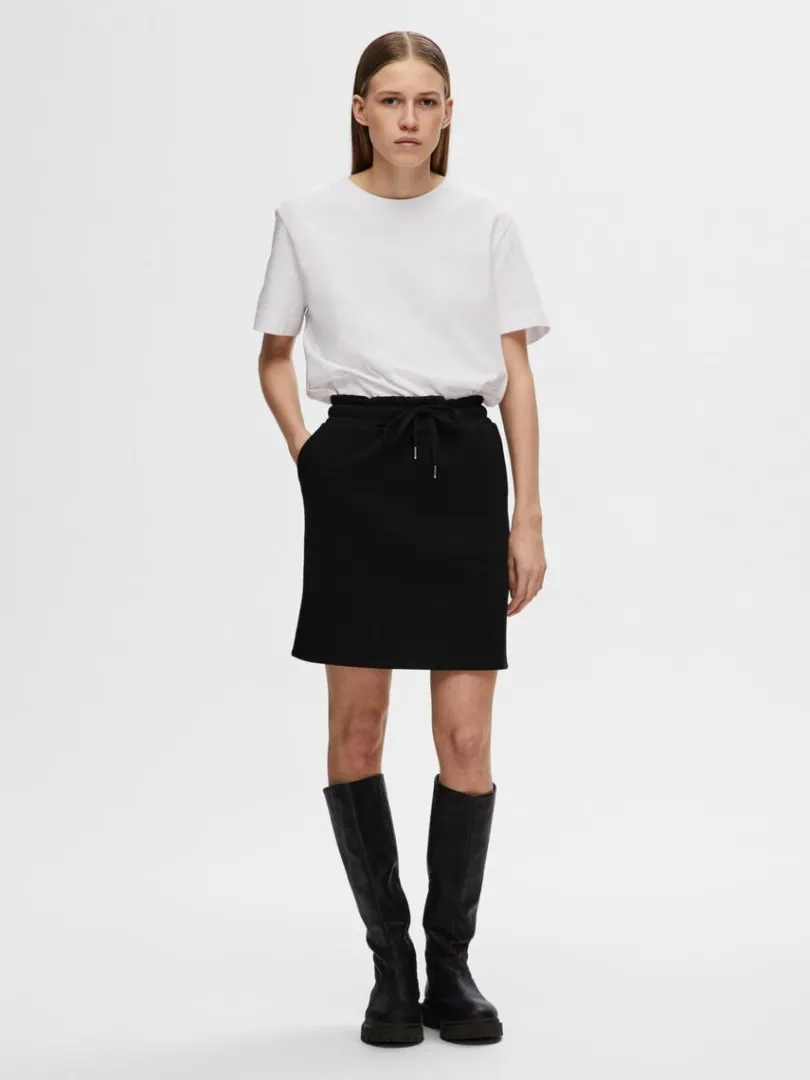 jersey_mininederdel_2.webp Nederdele>SELECTED JERSEY MININEDERDEL Black