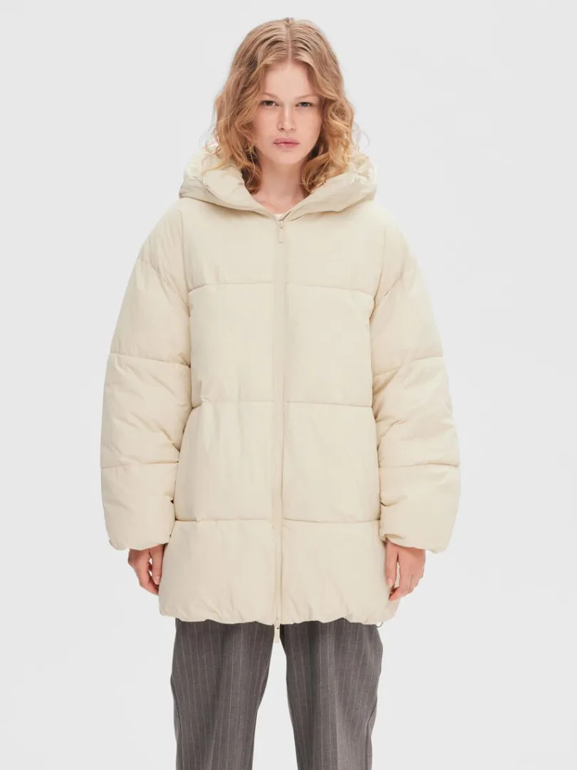 justerbar_pufferjakke_0.webp Overtøj>SELECTED JUSTERBAR PUFFERJAKKE Beige