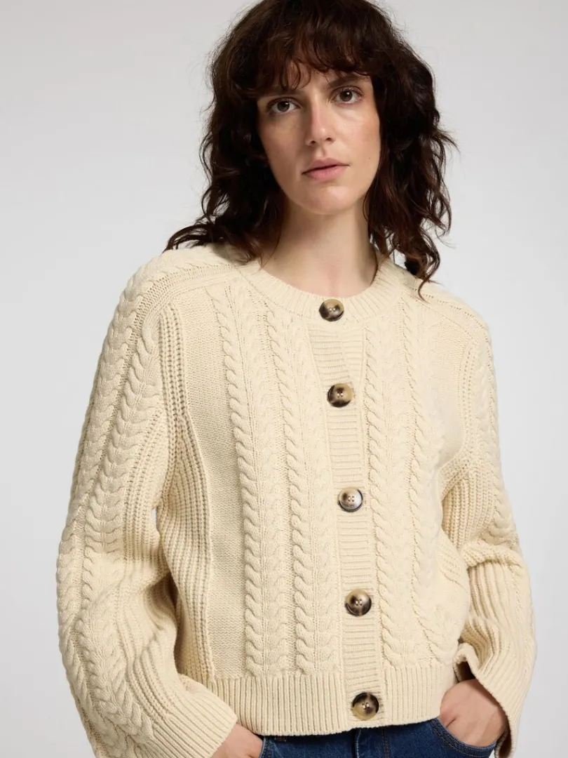 kabelstrik_cardigan_3.webp Strik>SELECTED KABELSTRIK CARDIGAN Beige