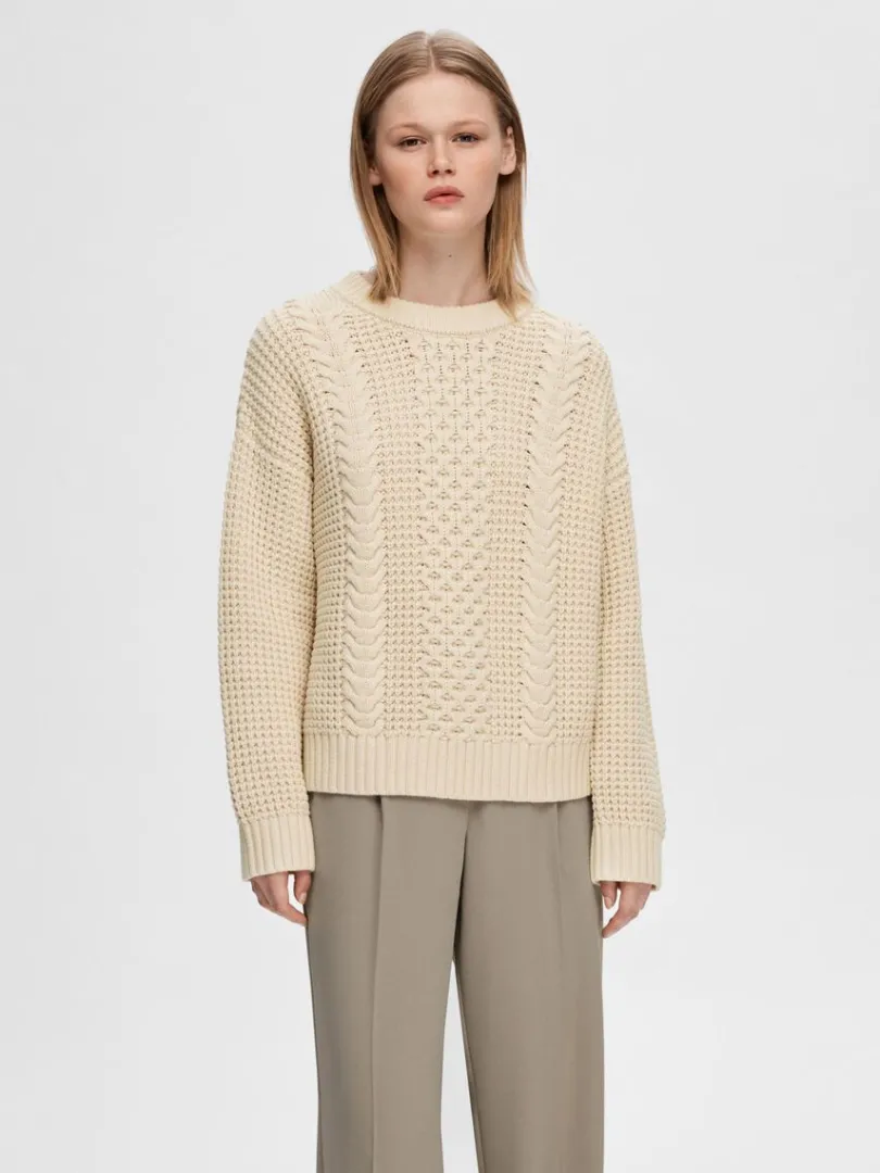 kabelstrik_striktrje_0-2.webp Strik>SELECTED KABELSTRIK STRIKTRØJE Beige