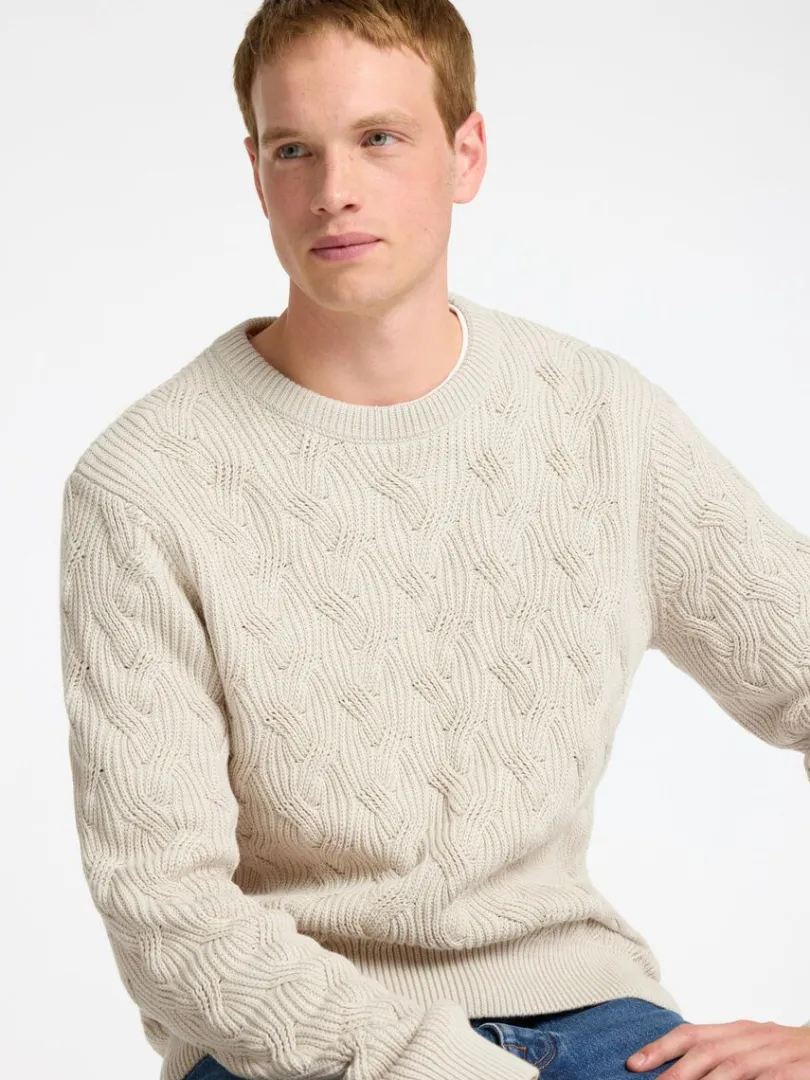kabelstrik_sweater_med_ru_2-1.webp Strik>SELECTED KABELSTRIK SWEATER MED RUND HALS Beige