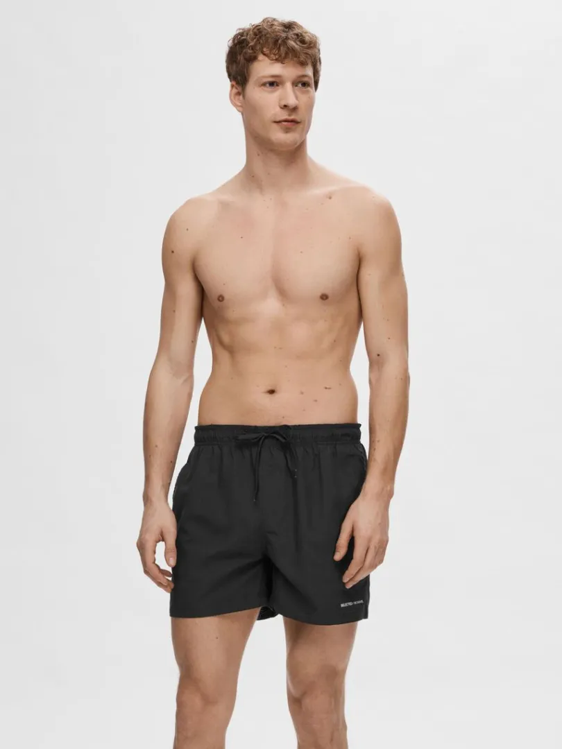 klassiske_badeshorts_1.webp Shorts>SELECTED KLASSISKE BADESHORTS Black