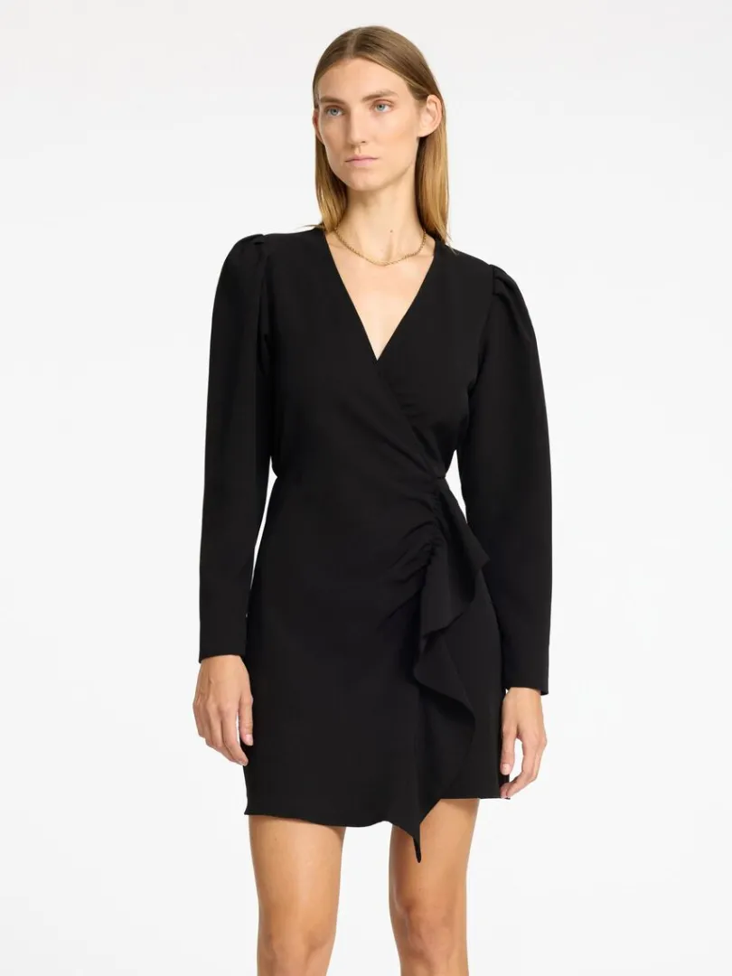 kort_kjole_med_flsedetalj_0.webp Kjoler>SELECTED KORT KJOLE MED FLÆSEDETALJE Black