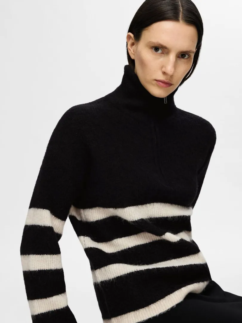 kort_lynls_pullover_2-1.webp Strik>SELECTED KORT LYNLÅS PULLOVER Black